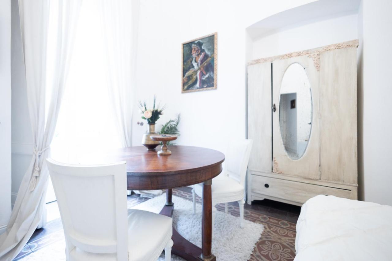 Morosoli Palace Bed and breakfast